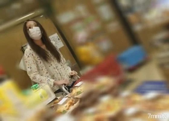 FC2-PPV-2477398 Second visit [Individual] Visited my wife’s beauty witch at home after shopping. Before the husband returns home, he sucks the juice of another person into the uterus in the back of the vagina with a stick of another person and concei