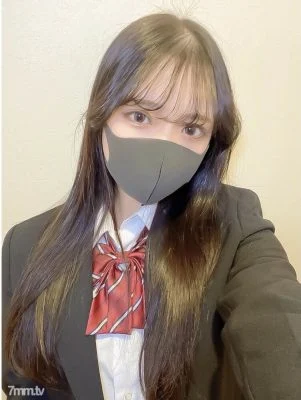 FC2-PPV-2705769 [Price will increase as soon as the planned number is exhausted] [First shot] Sakura-chan, 18 years old, a slender beautiful girl who is as talented as a doll! “My dream is to appear in Paris Fashion Week …” I made my first vag