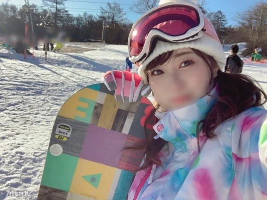 FC2-PPV-2707353 [Tsuyasu delivery female college student] Take me to snowboarding ♥ Healing angel (21 years old) Over 30,000 supporters! Big Breasts Liver With fellow distributors Skiing at the hotel after distribution Off Paco Gonzo Gonzo Creampie Pers