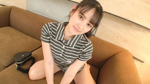 [UNCENSORED-LEAK] SIRO-5382 A journey of 3000 miles in search of love?! A selfish and self-centered modern Reiwa girl who is not good at using honorifics appears! A Galva store clerk who captivates older men from a close distance! She has been swimming fo